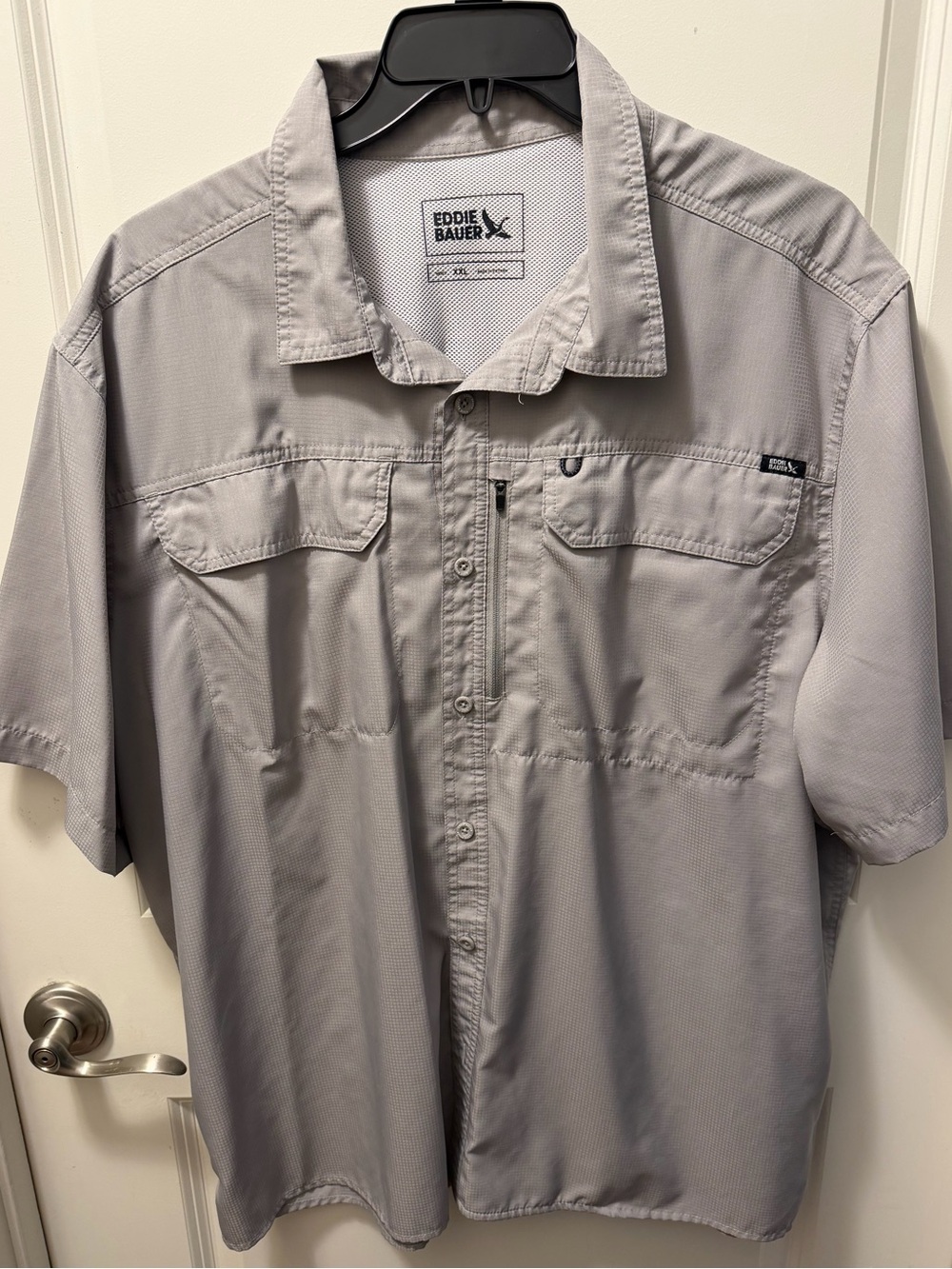 Eddie Bauer Men's Short-Sleeve Button Down Shirt in Grey